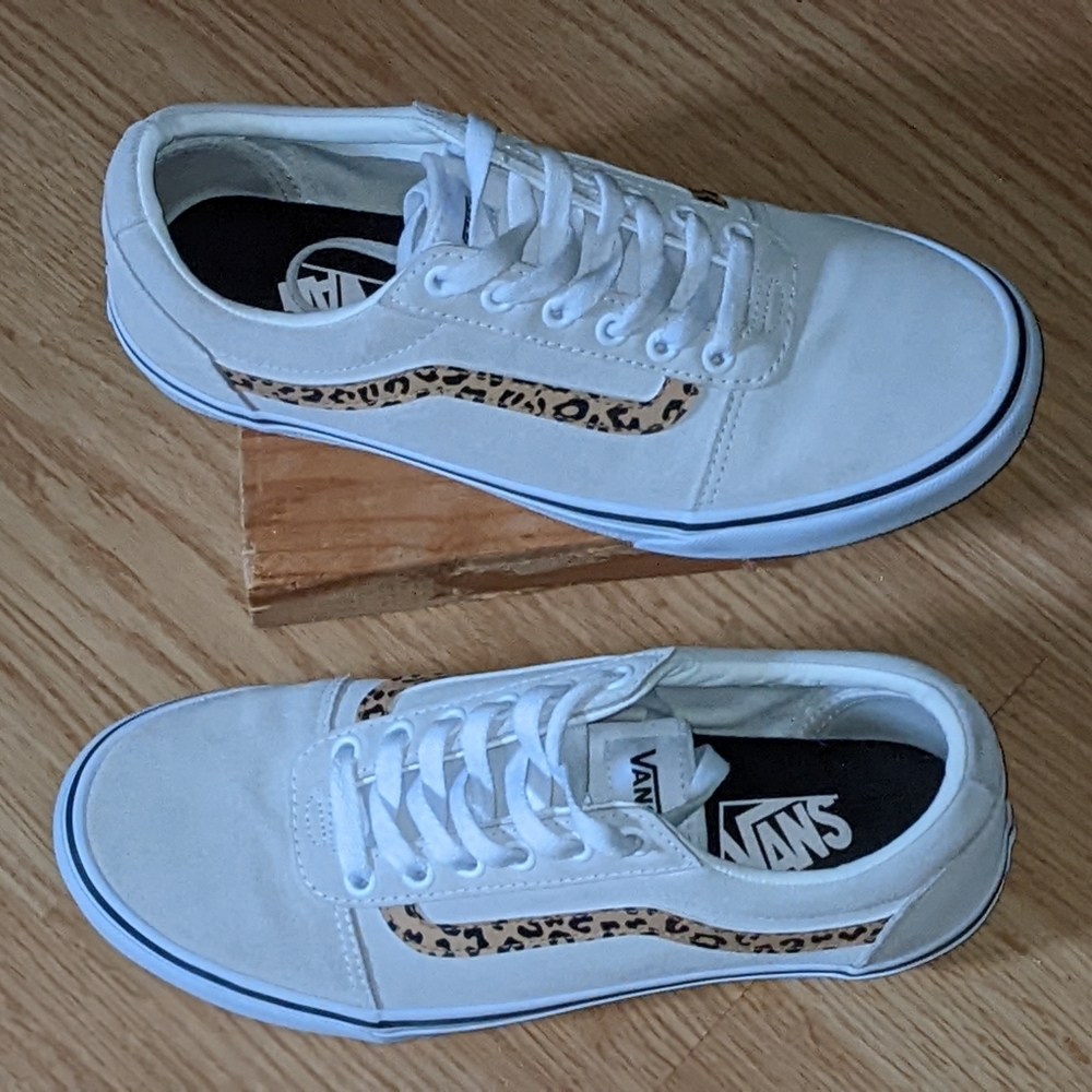 Van's | Sneakers Off The Wall Light Tan Lace Up Round Toe Women Size 9